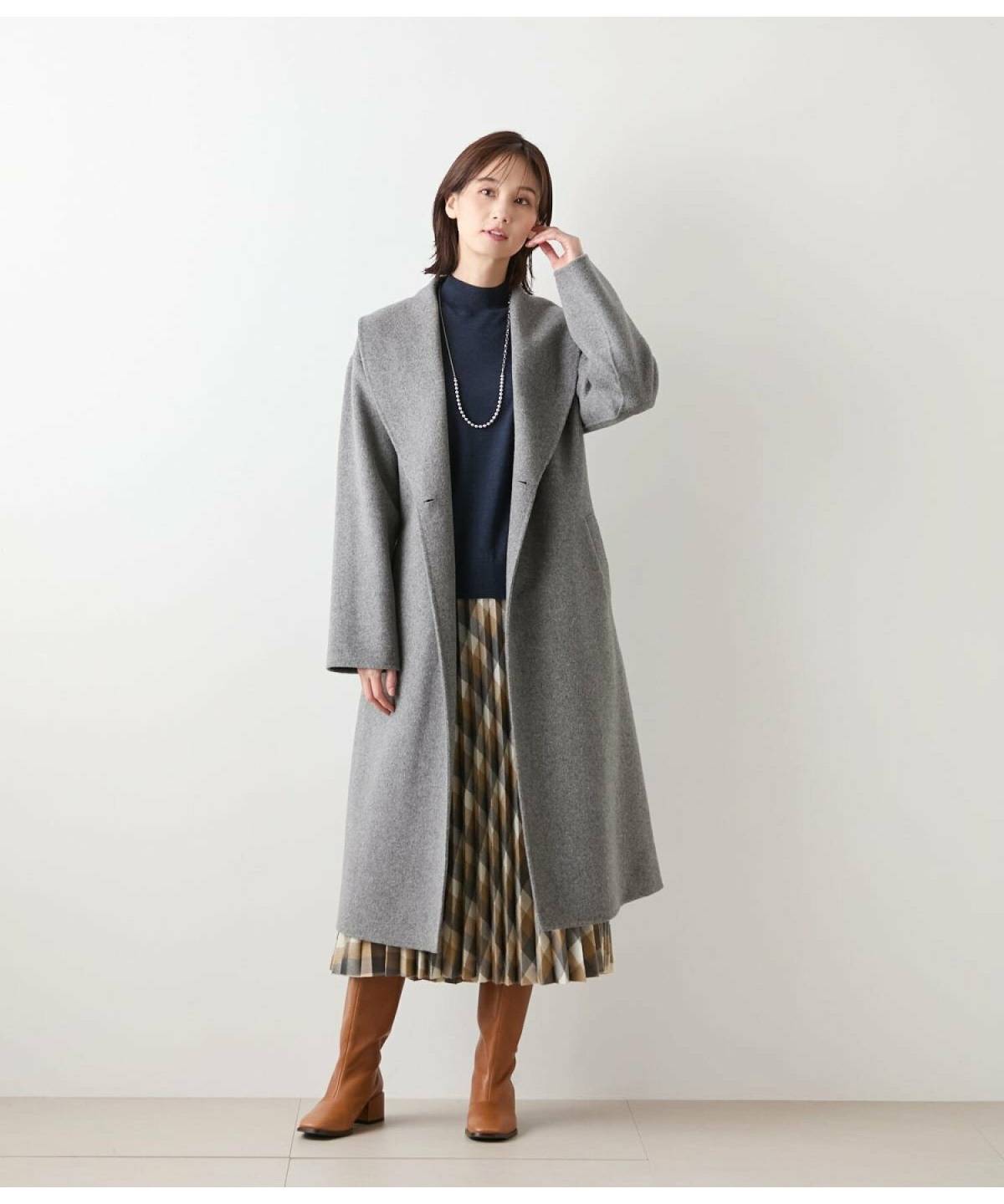 グレーコートコーデ