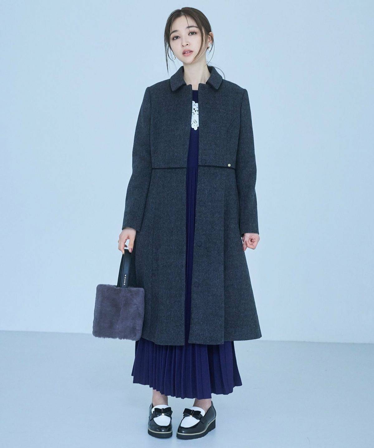 グレーコートコーデ