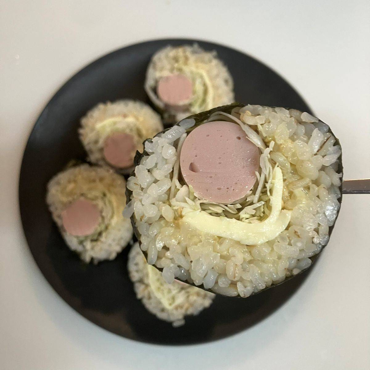 ニッスイ公式の「おさかなのソーセージのキンパ」のレシピ