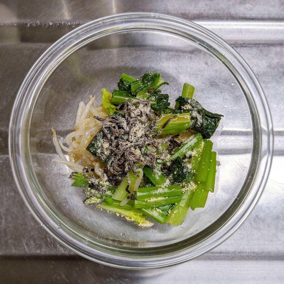 くらこん公式の「小松菜ナムル」のレシピ