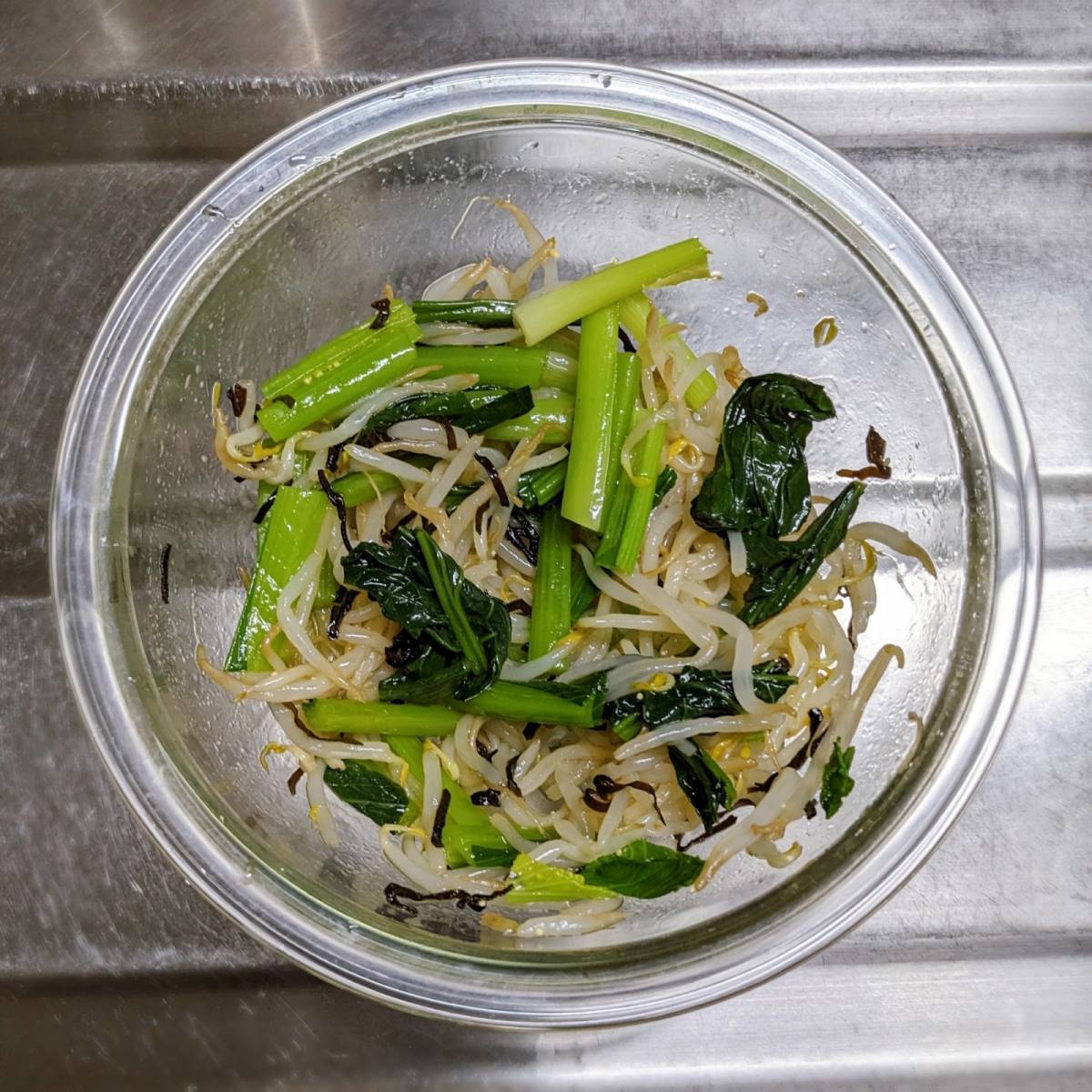 くらこん公式の「小松菜ナムル」のレシピ