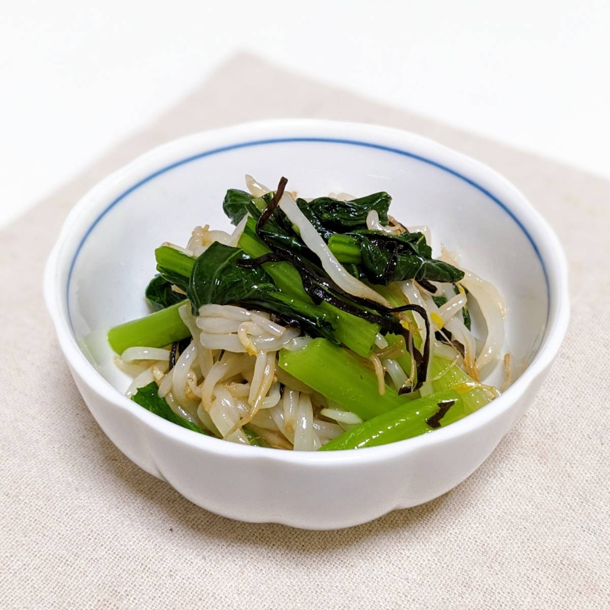 くらこん公式の「小松菜ナムル」のレシピ