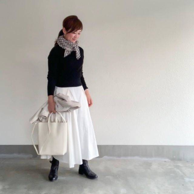 首元にストールを巻く♡