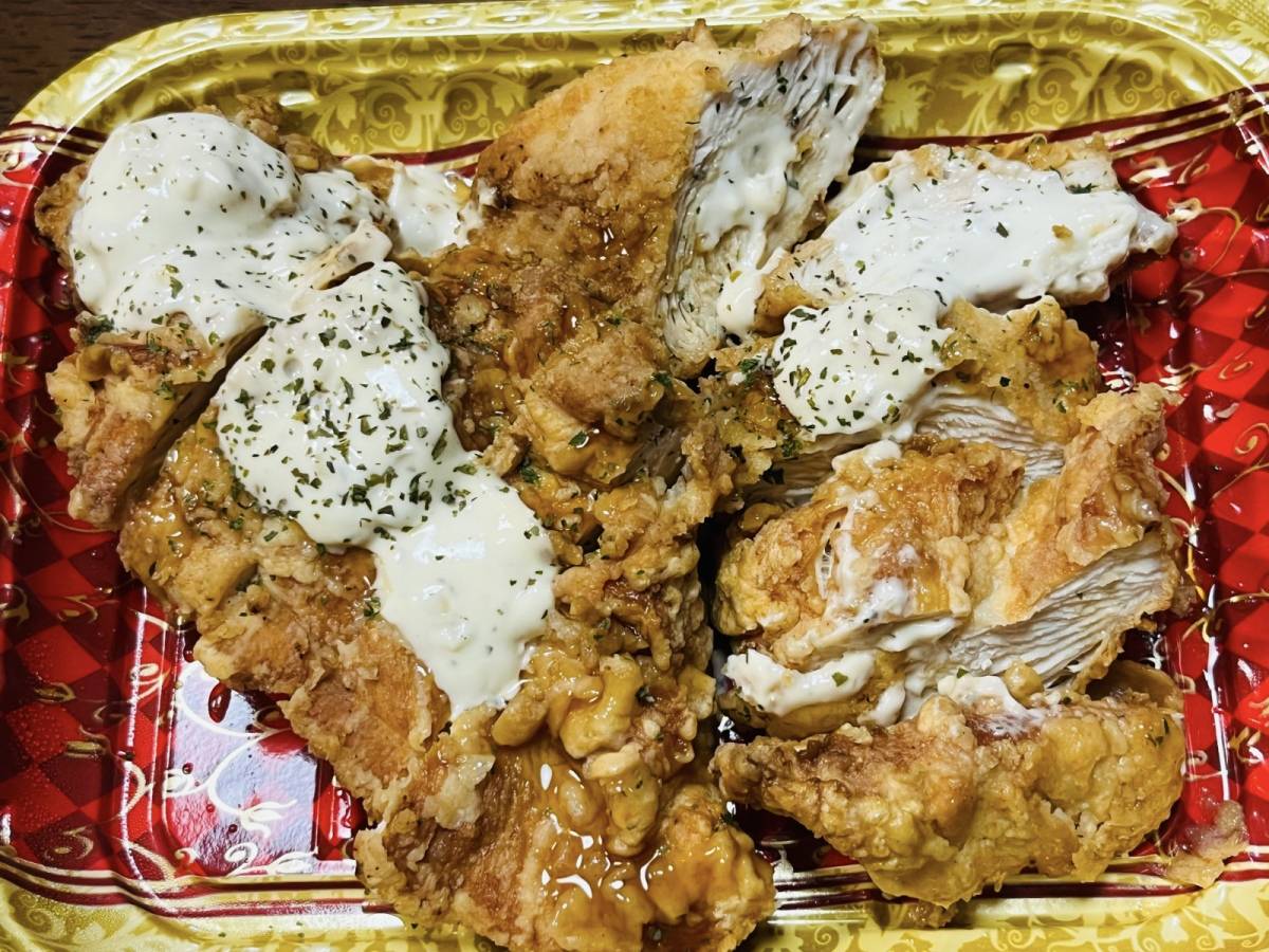 唐揚げが巨大すぎてびっくりだよ……！