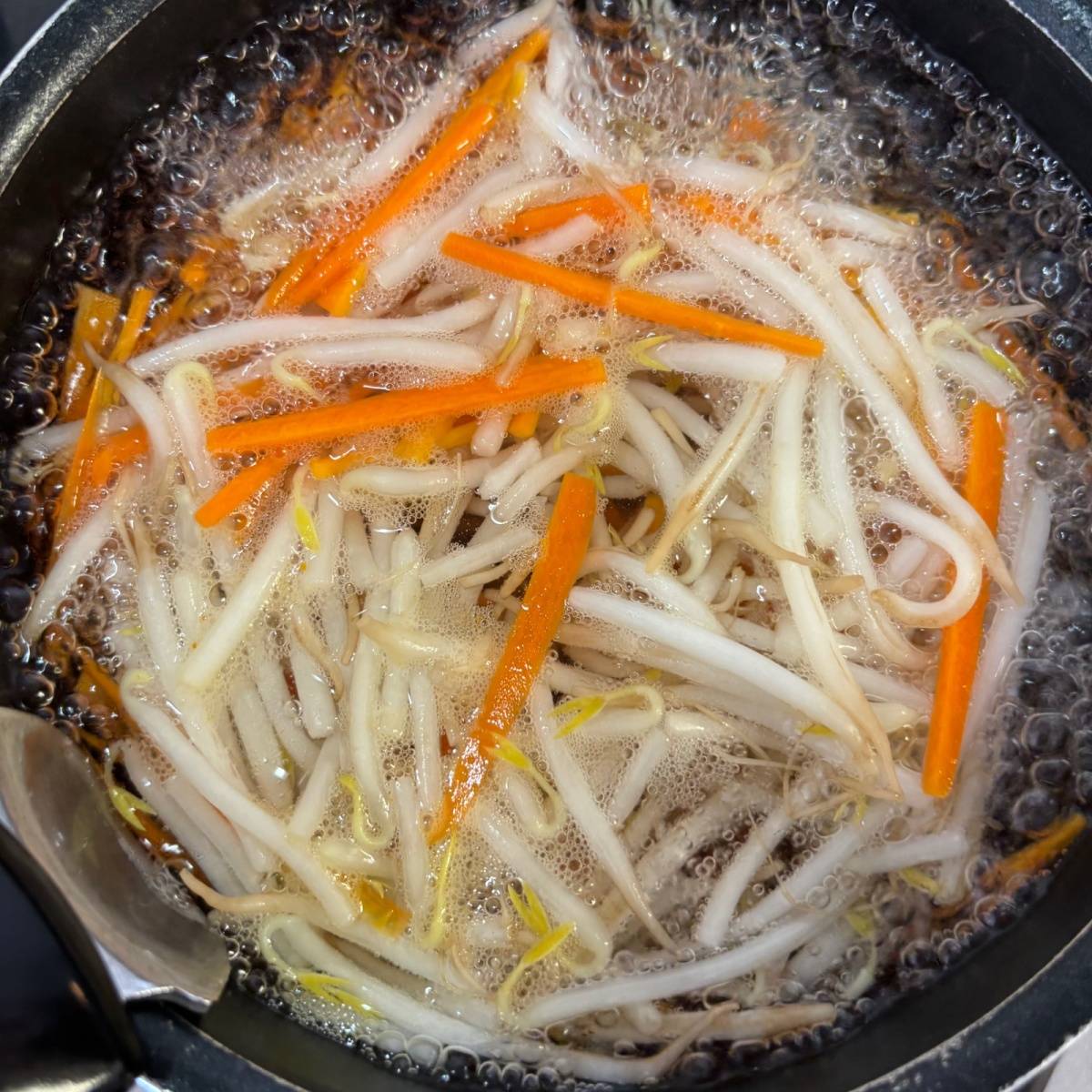 JAグループ公式の「もやし人参のナムル」のレシピ