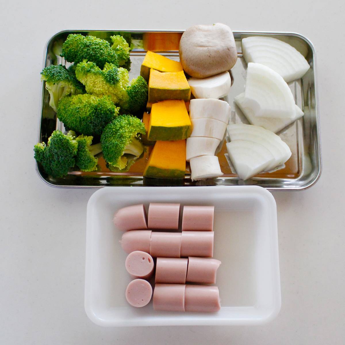 ニッスイ公式の「おさかなのソーセージと秋野菜の串揚げ」のレシピ