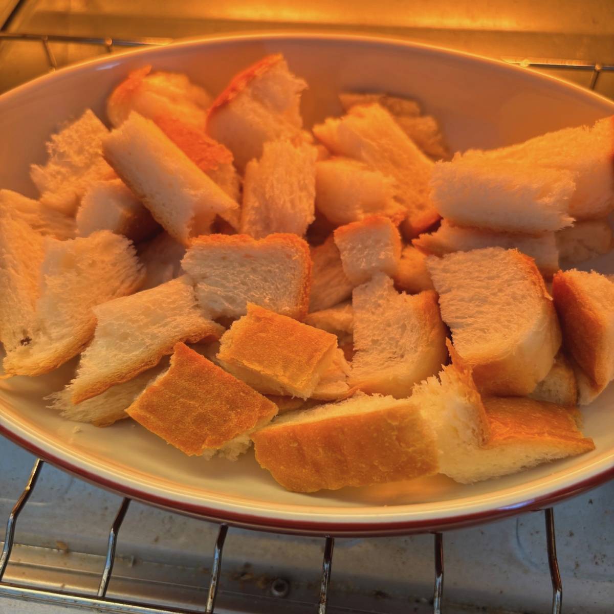 JAグループ公式の「簡単♪パンの耳とえのきのクリームグラタン」のレシピ