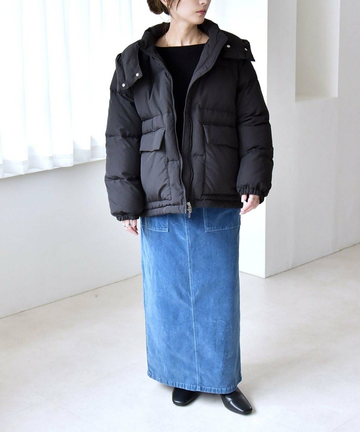 黒ダウンスカートコーデ