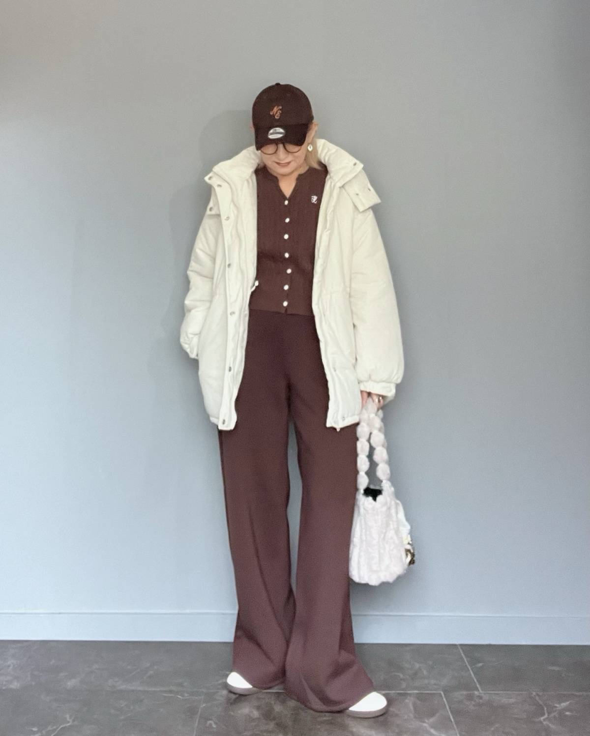 白をきかせたブラウンコーデ