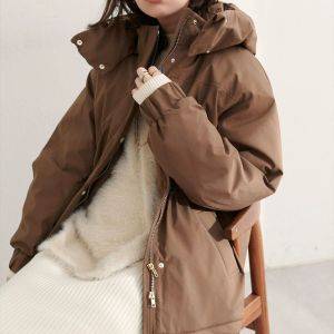 「お尻まで隠れる」「すっきり見える」体型カバーが狙えるダウン3選【2026年2月】