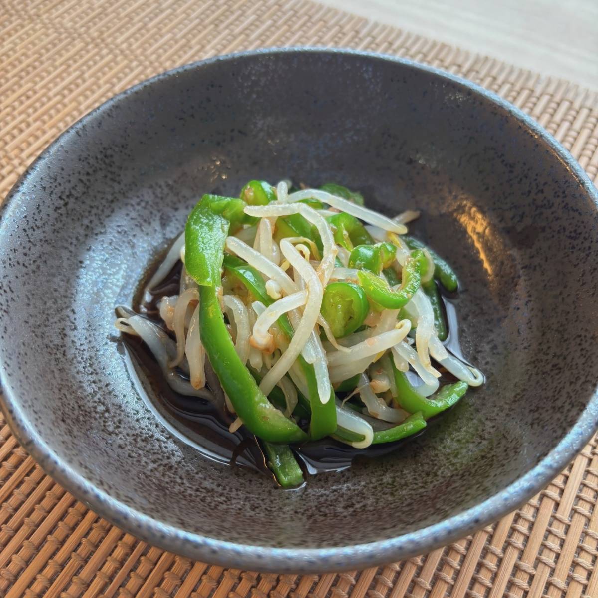 JAグループ公式の「ピーマンもやしのポン酢おかかあえ」のレシピ