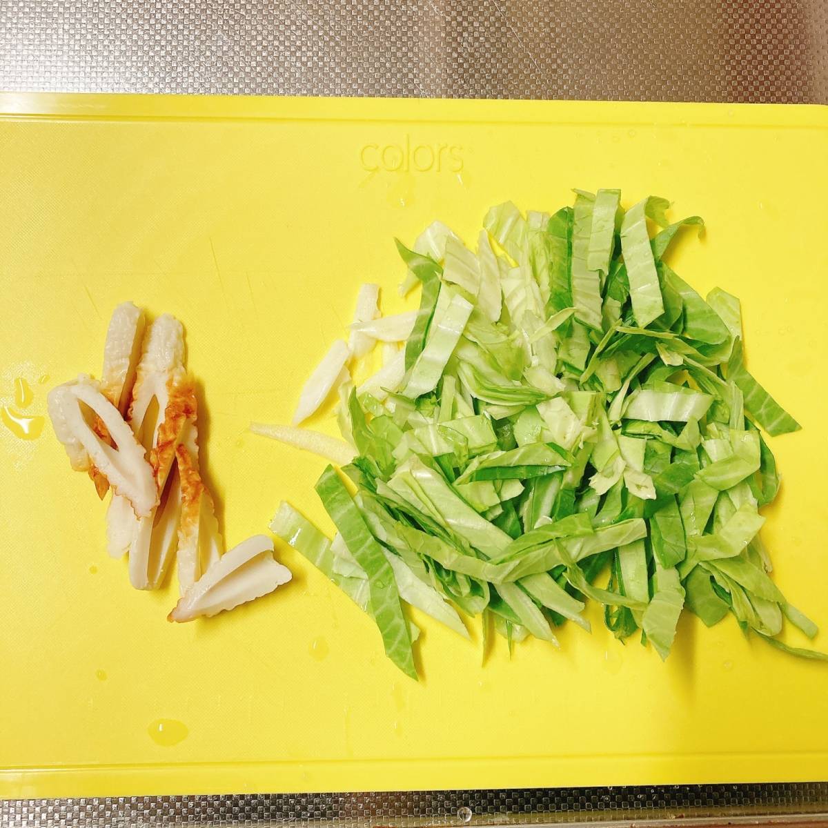 JAグループ公式の「お好み焼き味♡キャベツと竹輪炒め」のレシピ