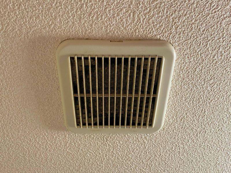 【天井換気口】分解清掃【3分クリーニング】天井からカビが降り注ぐ!!簡単お掃除でパウっと解決