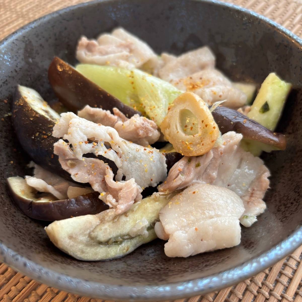 永谷園公式の「待つだけで豚バラなすの松茸風味」のレシピ