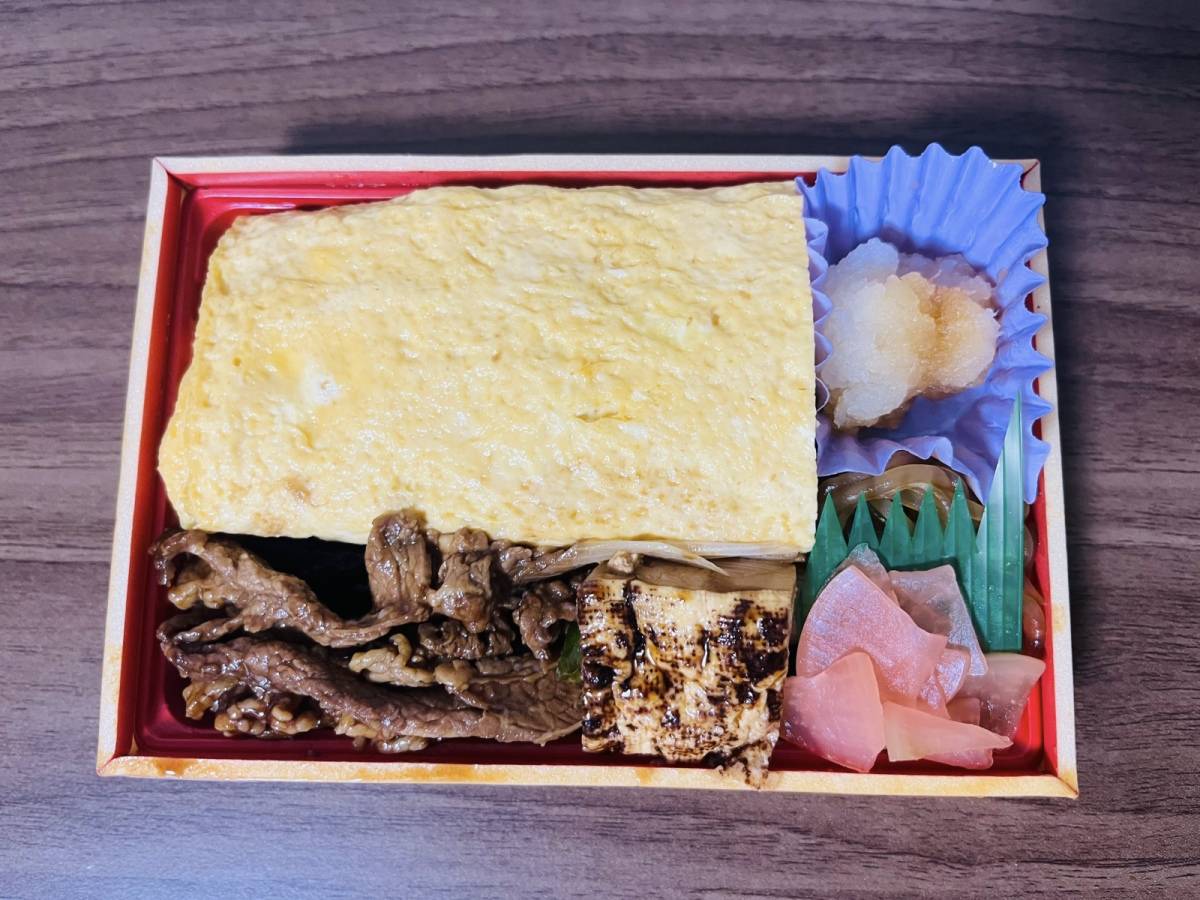 丁寧に焼かれただし巻き玉子が美しい♡