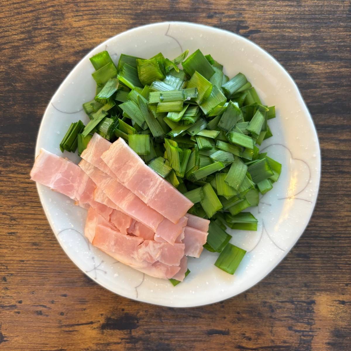 JAグループ公式の「ニラとベーコンの卵焼き」のレシピ