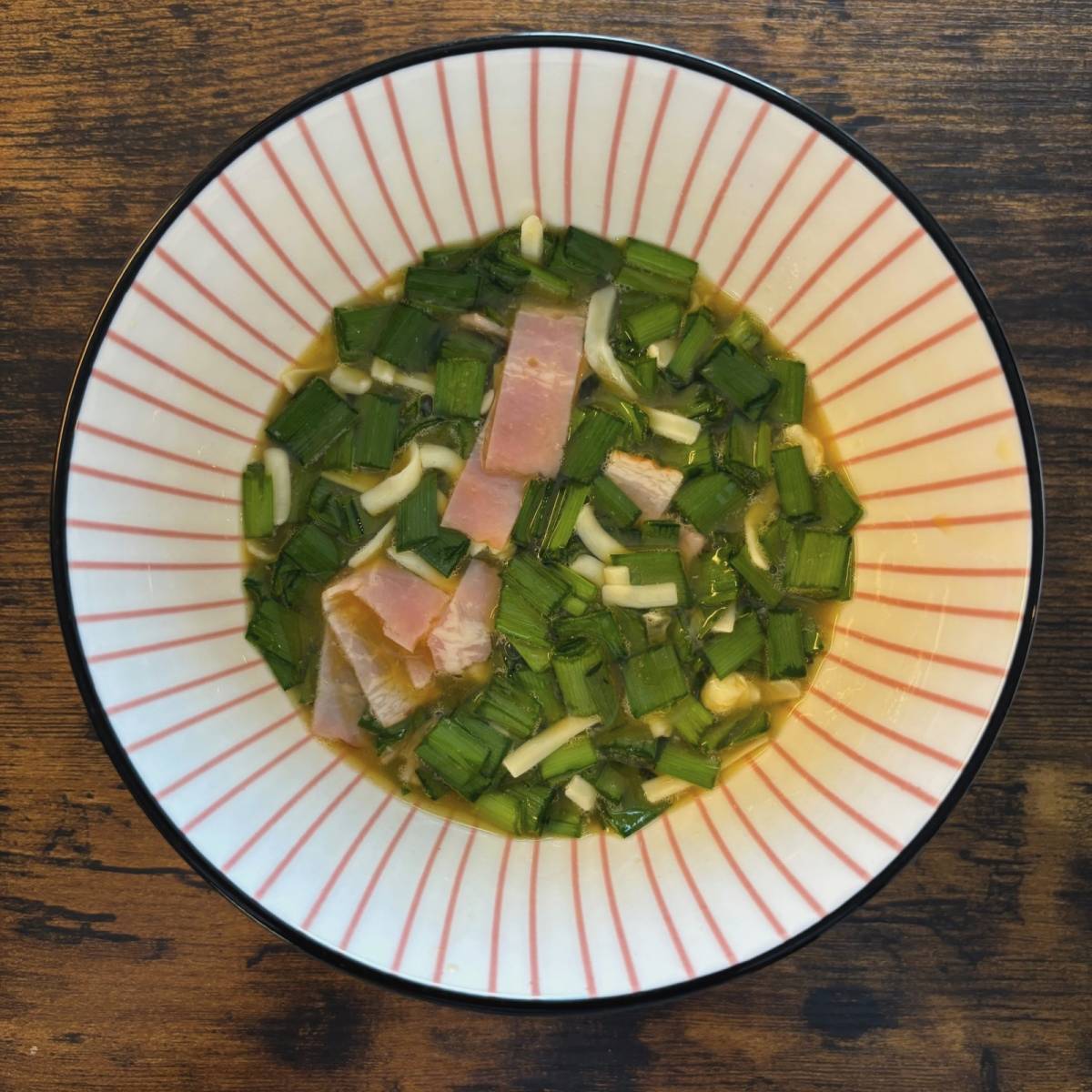 JAグループ公式の「ニラとベーコンの卵焼き」のレシピ