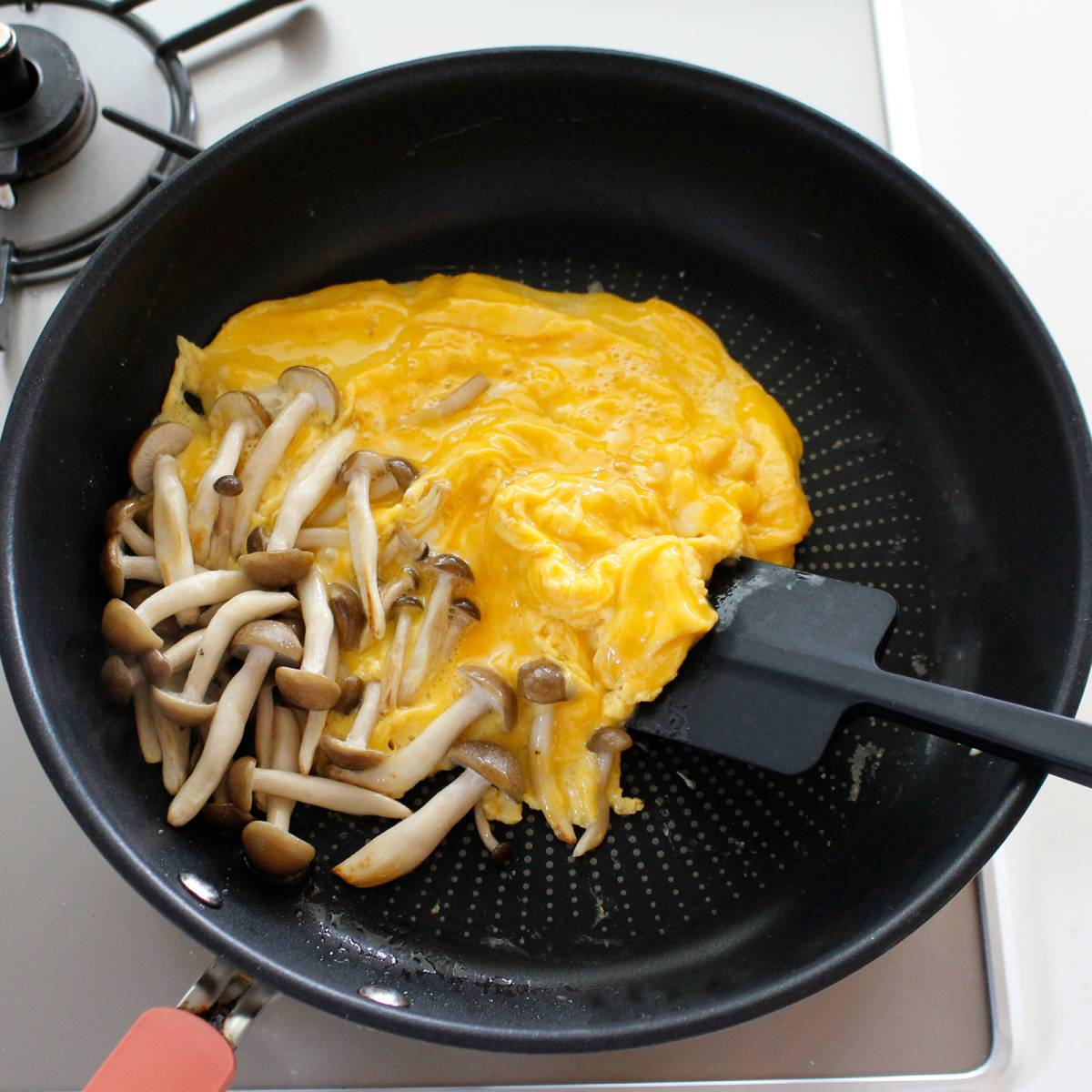 ヤマキ公式の「朝ごはんに最適！ご飯に合うスクランブルエッグ」のレシピ