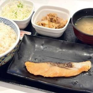 食べなきゃ損だわ……。【吉野家】の朝食限定メニューが最高にウマいよ