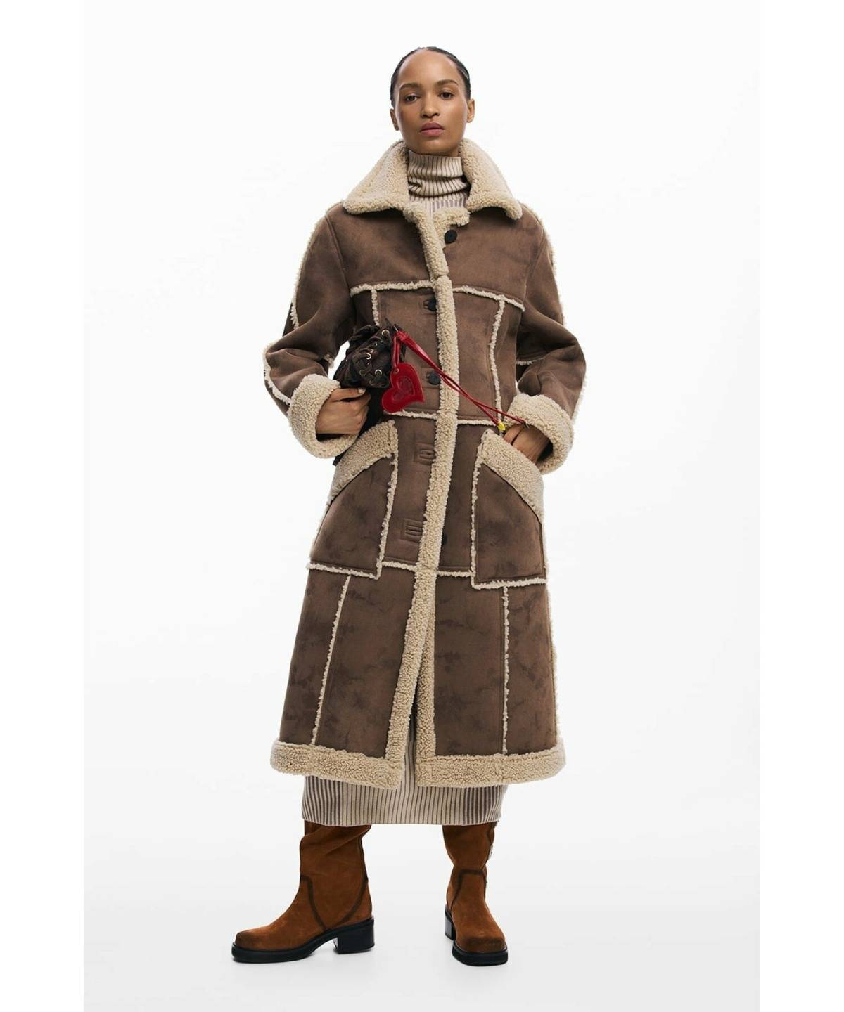 冬のベージュワンピースコーデ