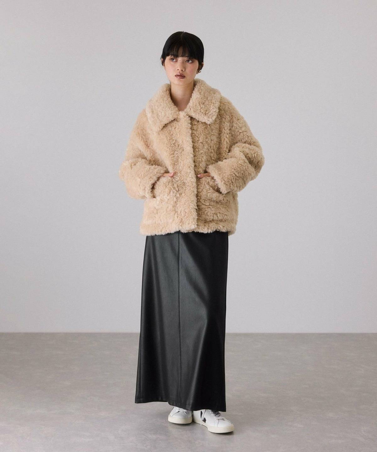 冬の黒タイトスカートコーデ