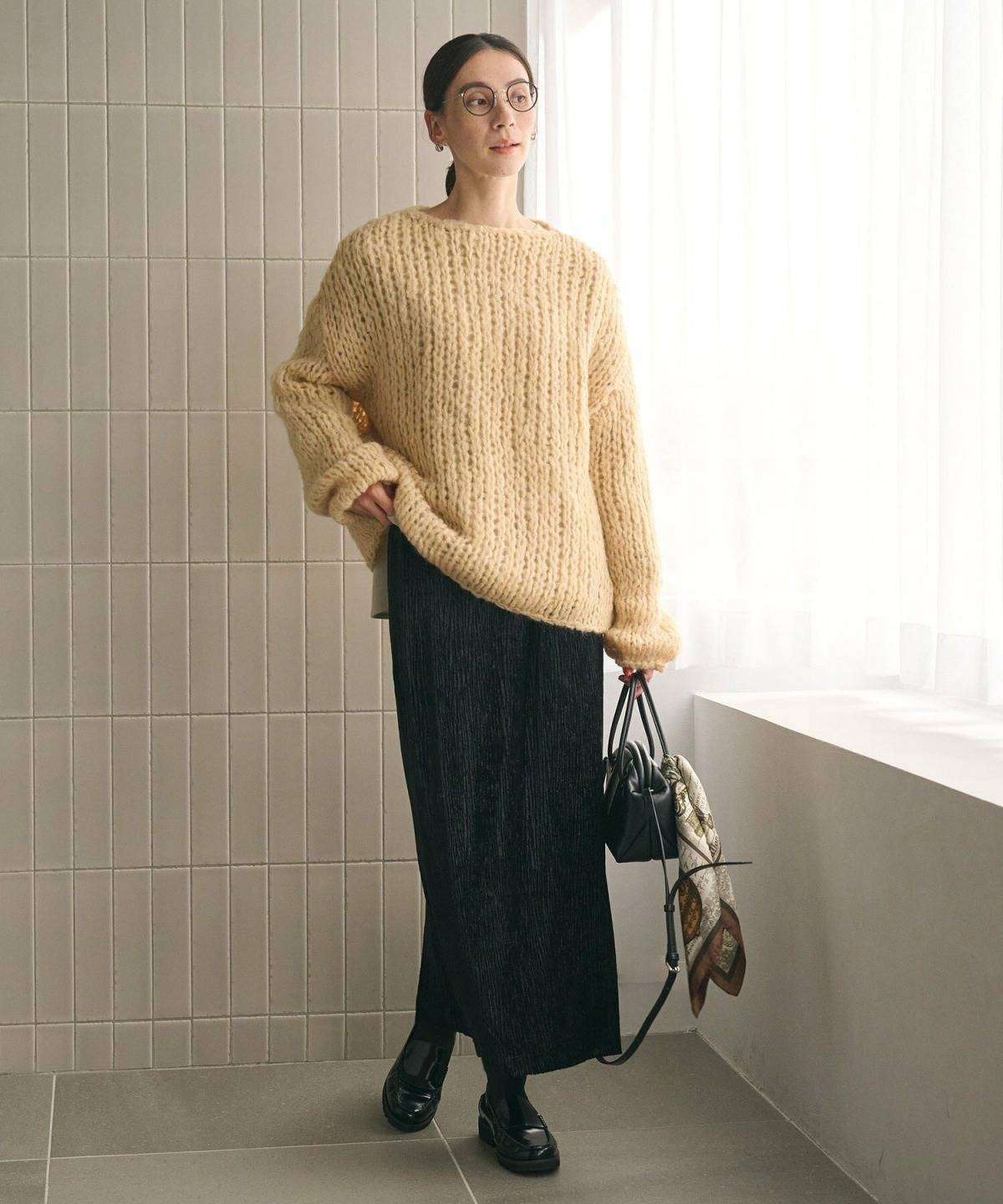 冬の黒タイトスカートコーデ