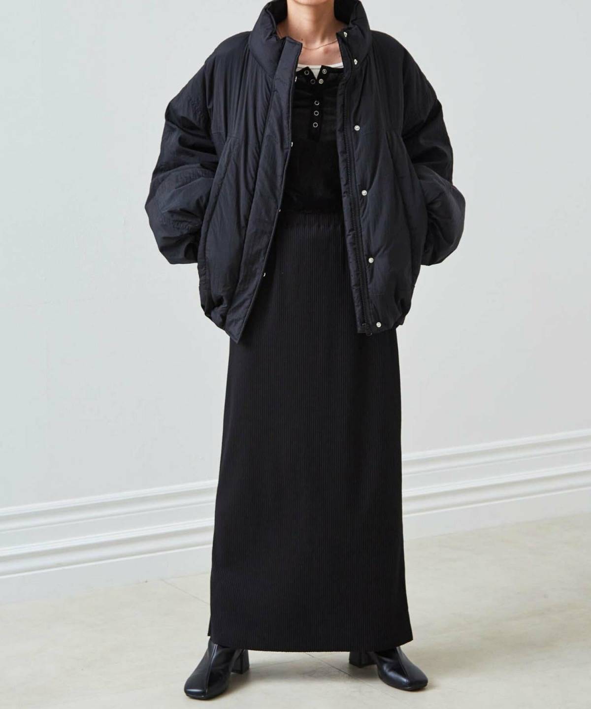 冬の黒タイトスカートコーデ