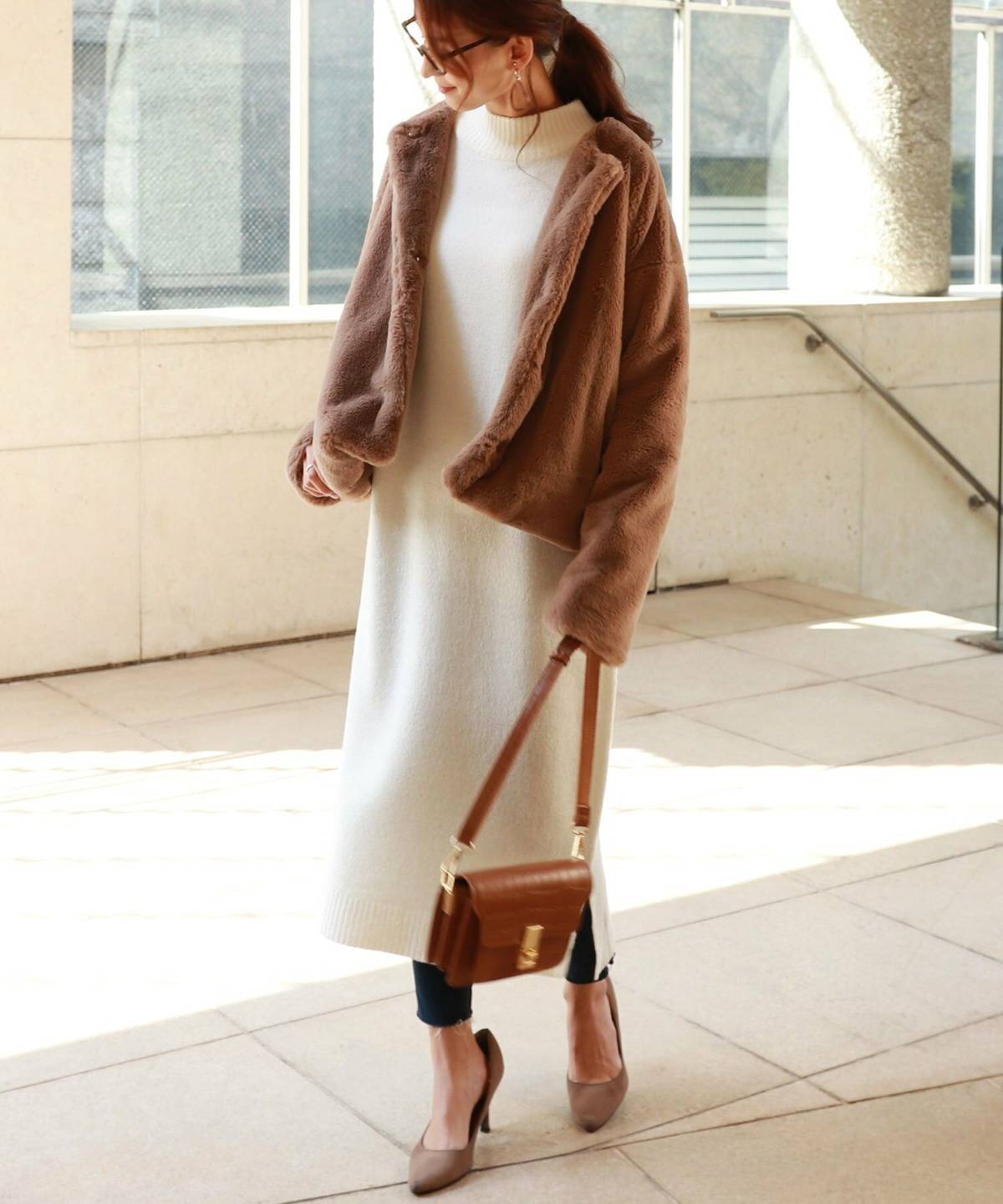 白ニットワンピースコーデ
