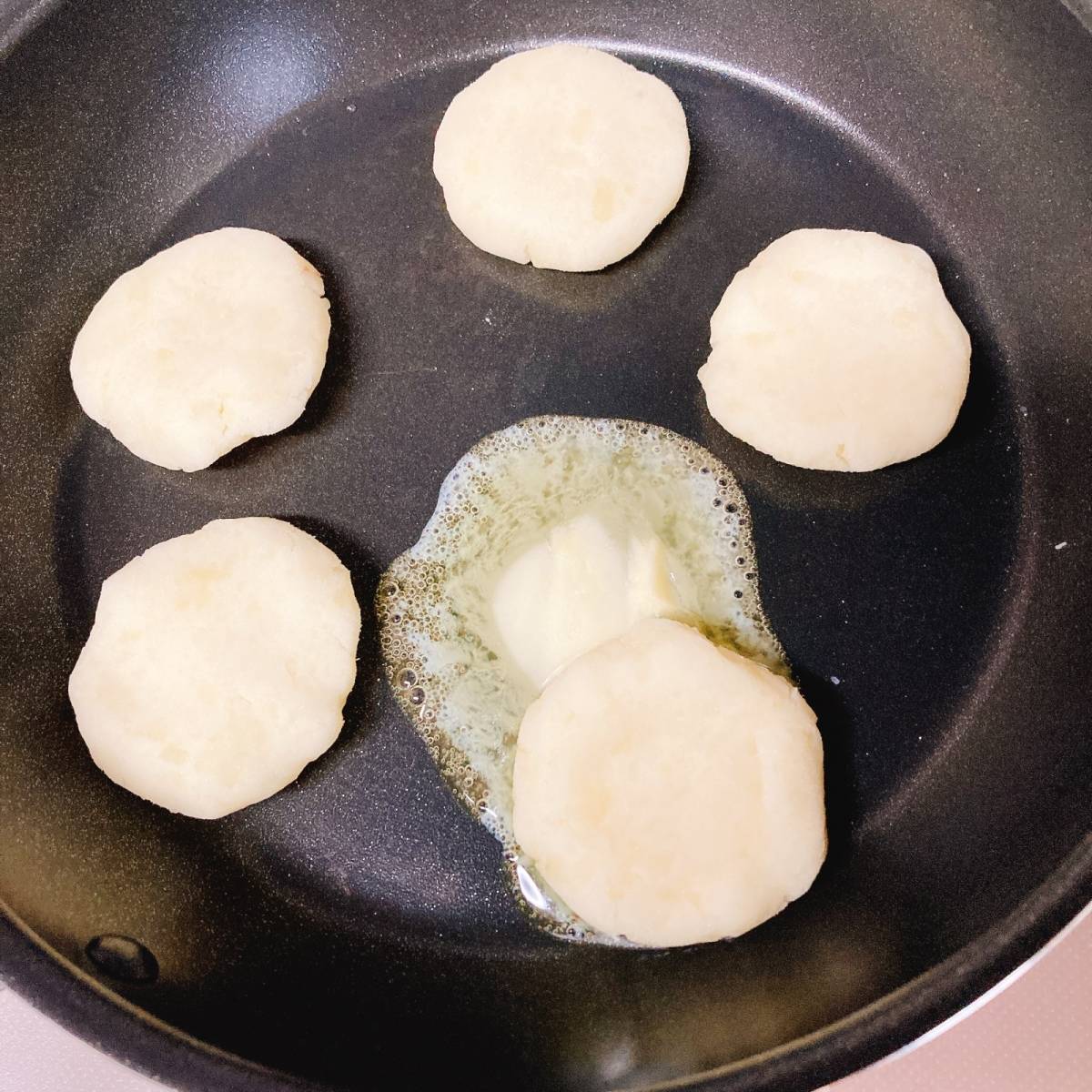 JAグループ公式の「おつまみ！お弁当にも！サクサク♪モチモチ♪いももち」のレシピ