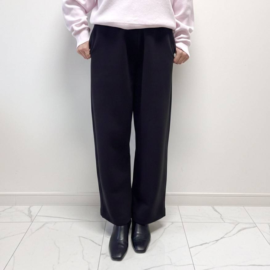 UNIQLOのスウェットワイドパンツ