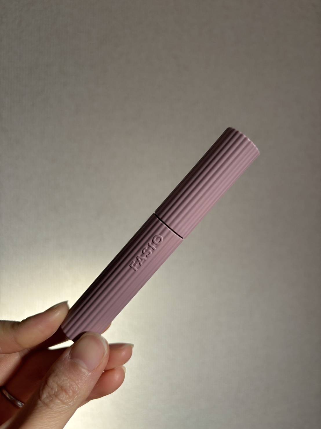 FASIO「まつパ級 フィルム マスカラ(ロング&ボリューム)」