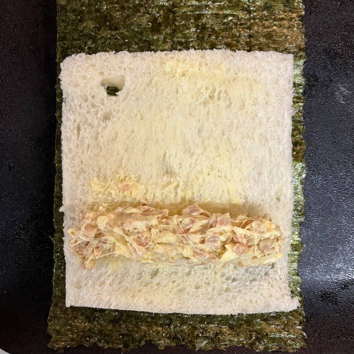 タカノフーズ公式の「納豆食パンのり巻き」のレシピ