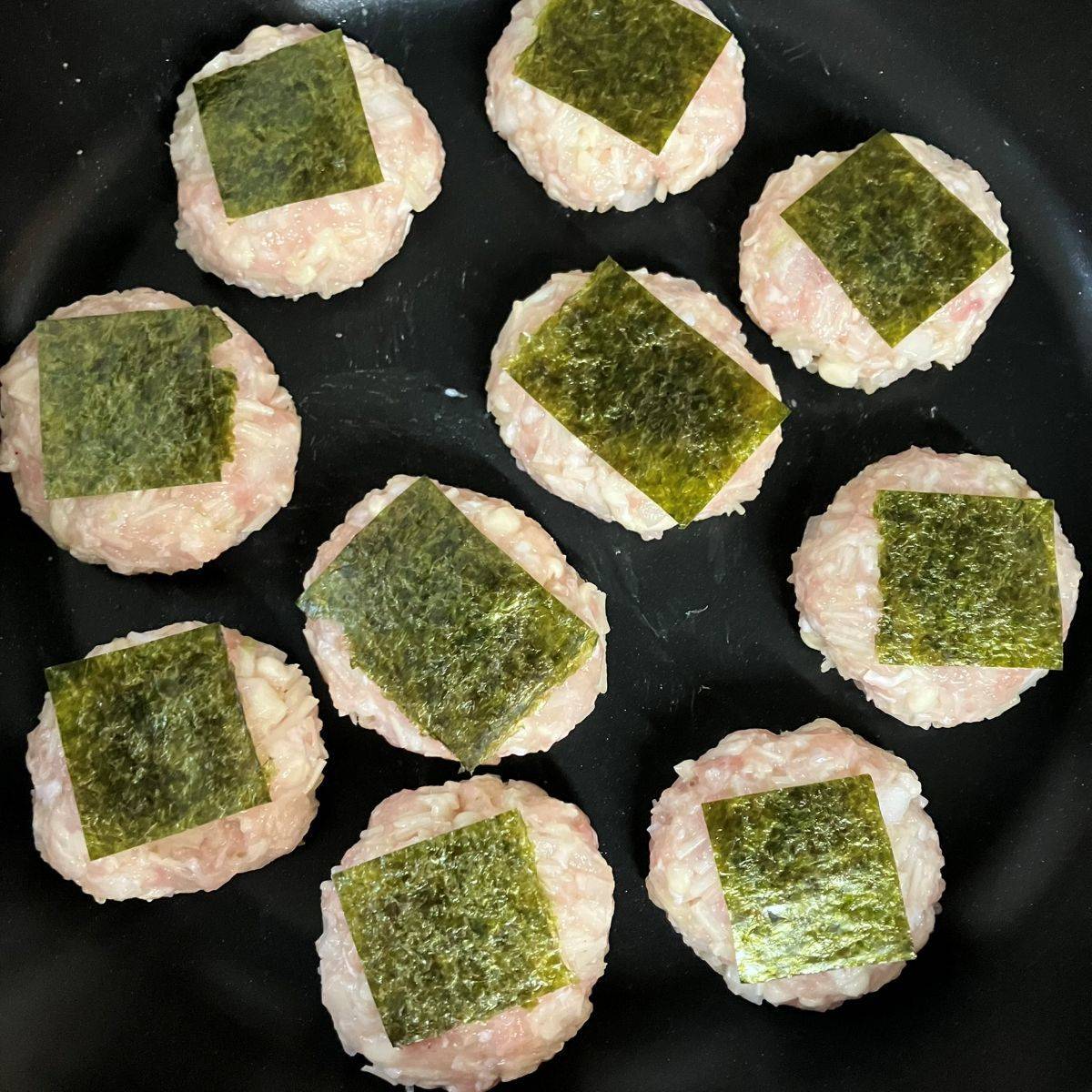 JAグループ公式の「えのき入り鶏つくね」のレシピ