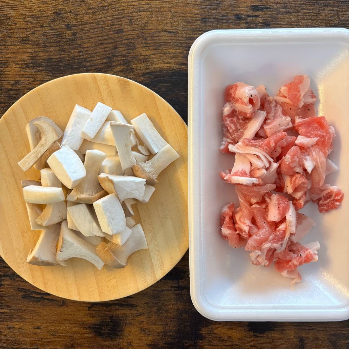 JAグループ公式の「豚エリンギのケチャップソース焼き」のレシピ