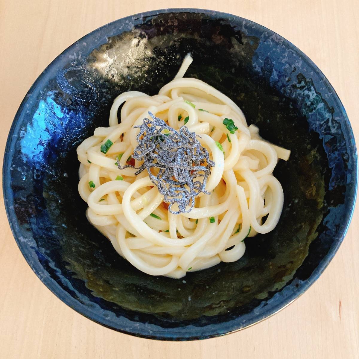 テーブルマーク公式の「めんつゆバターうどん」のレシピ