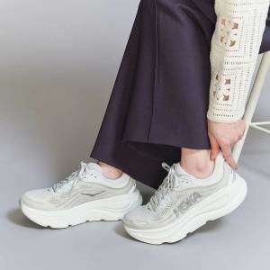 【HOKA】1日中履いても疲れないスニーカー「最高の履き心地」「ほかの靴には戻れない」