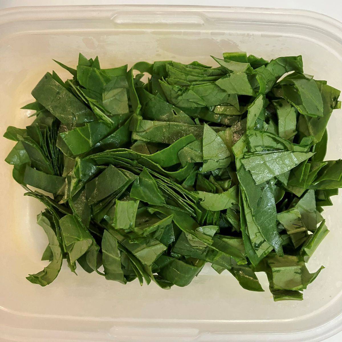 JAグループ公式の「里芋と鶏肉小松菜の味噌汁」のレシピ