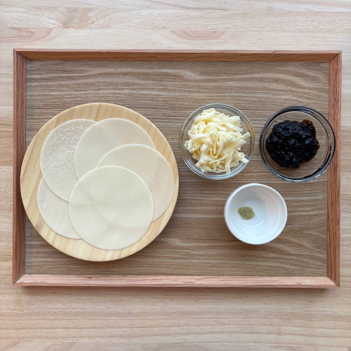 モランボン公式の「餃子皮でいそチーズせんべい」のレシピ