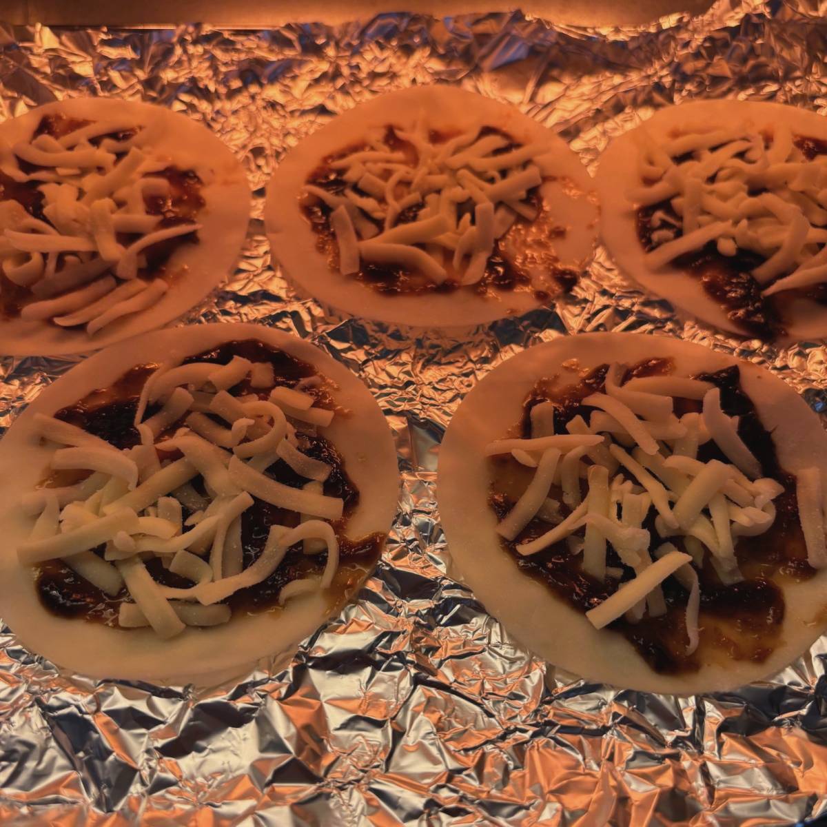 モランボン公式の「餃子皮でいそチーズせんべい」のレシピ