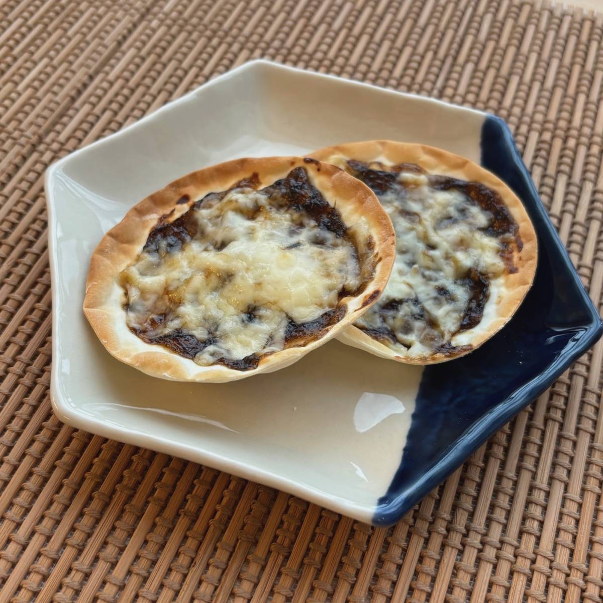 モランボン公式の「餃子皮でいそチーズせんべい」のレシピ