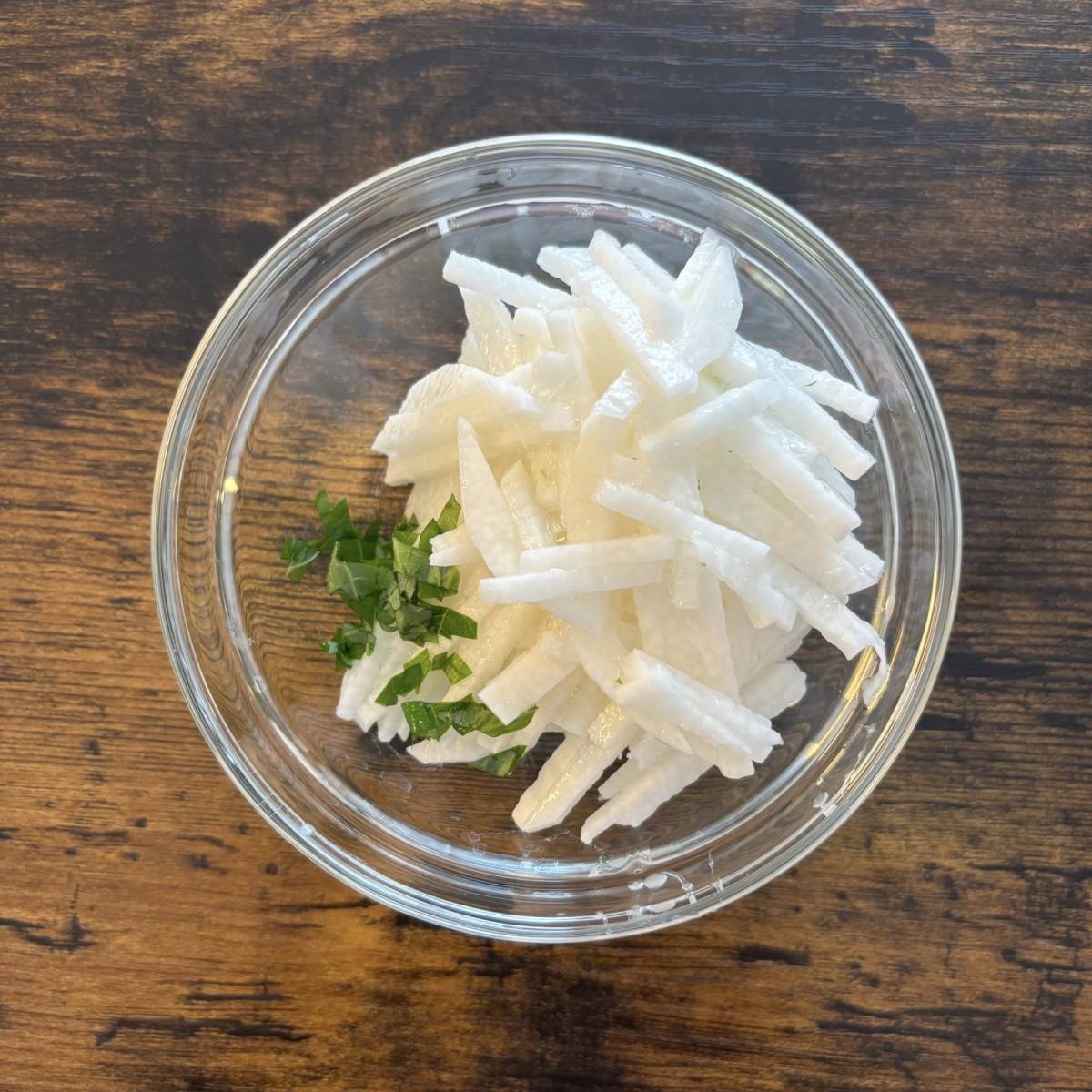 JAグループ公式の「簡単！おつまみ！長芋の塩昆布と大葉の和え物」のレシピ