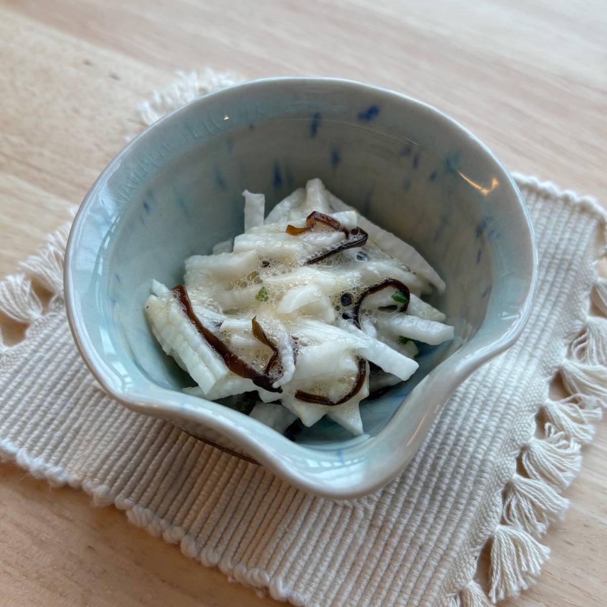 JAグループ公式の「簡単！おつまみ！長芋の塩昆布と大葉の和え物」のレシピ