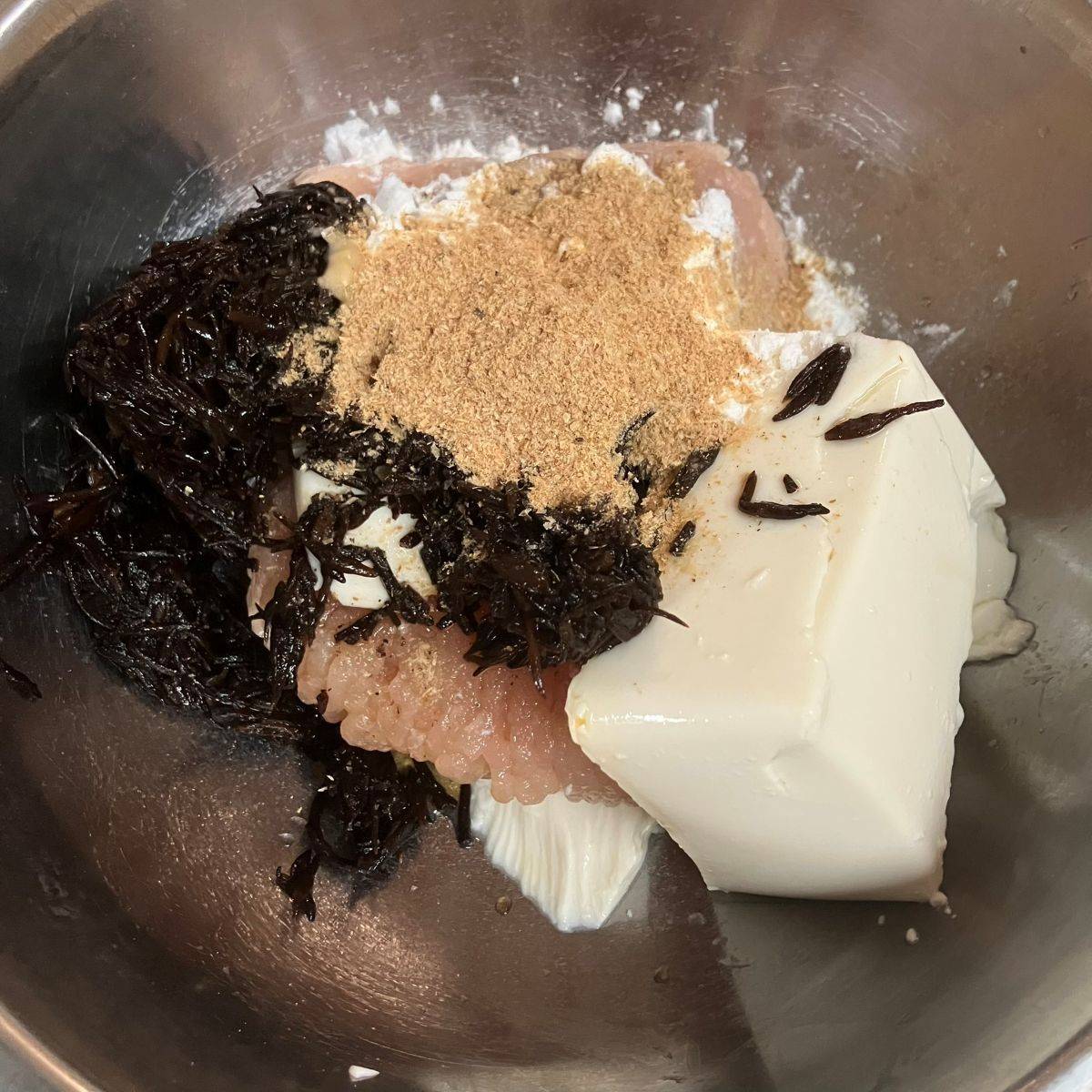 ヤマキ公式の「ひじき入り鶏つくね」のレシピ