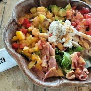 ゆったり空間と異国の雰囲気が◎子連れでも行きやすいハワイアンカフェ