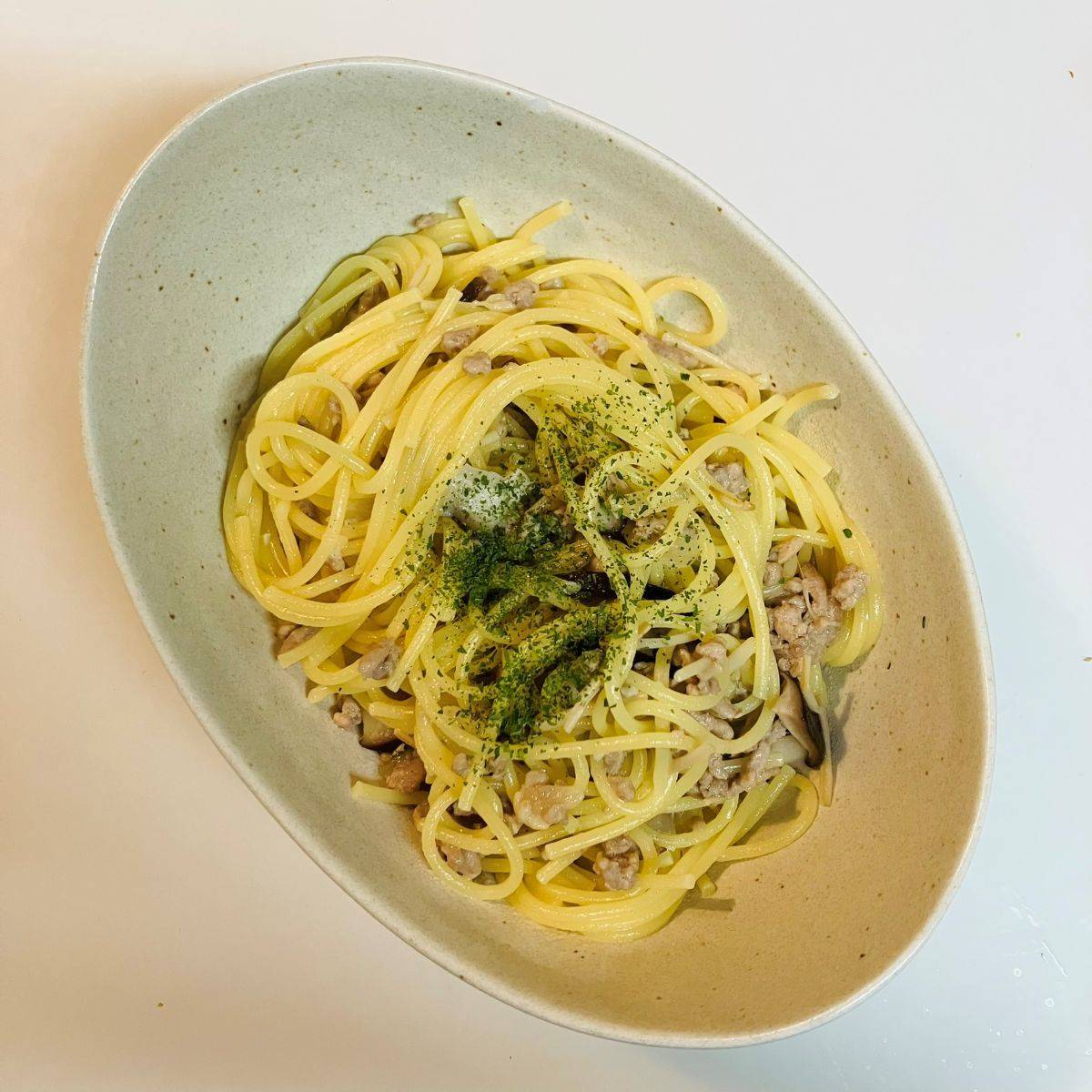 マ・マー公式の「合いびき肉ときのこの白いボロネーゼ」のレシピ