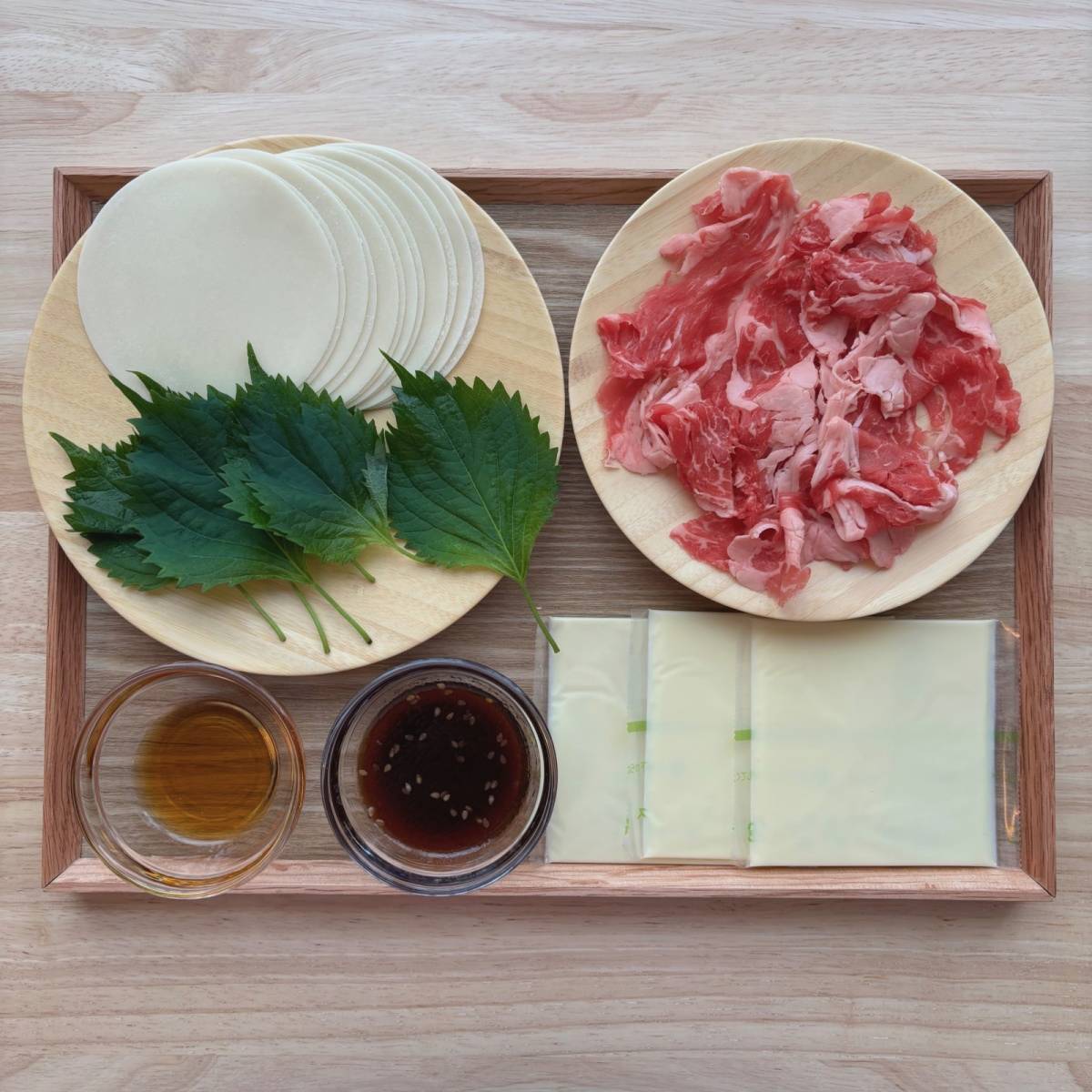 モランボン公式の「牛薄切り肉で作るくるくる餃子」のレシピ