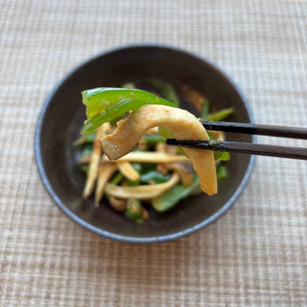 JAグループ公式の「ピーマンエリンギのおかか炒め」のレシピ