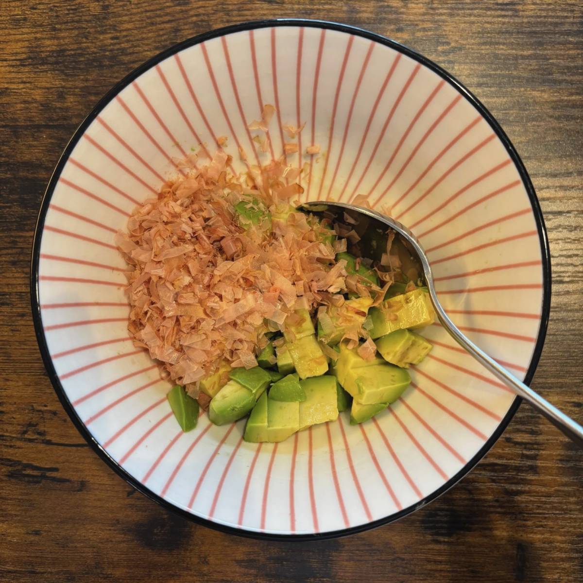 ヤマキ公式の「アボカドおかかトースト」のレシピ