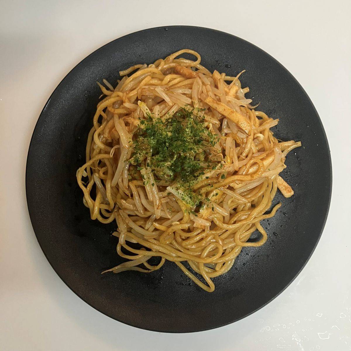 JAグループ公式の「もやしと玉ねぎとちくわの焼きそば♪」のレシピ