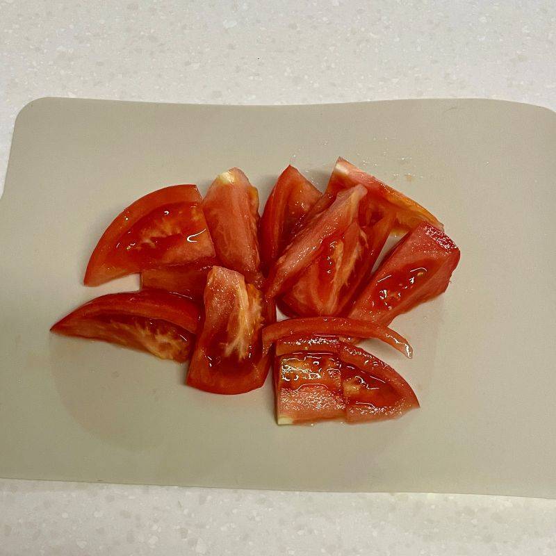 JAグループ公式の「トマトとベーコンとまいたけの炒め物」のレシピ